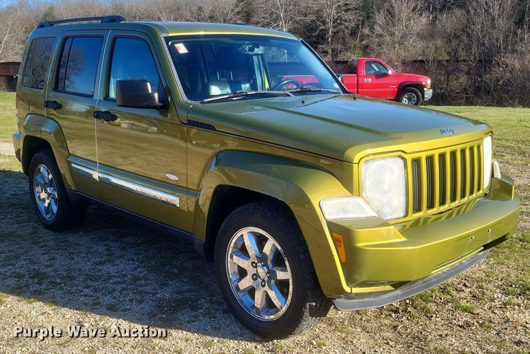 image for item EJ8130 2012 Jeep Liberty SUV