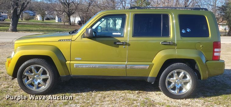 image for item EJ8130 2012 Jeep Liberty SUV