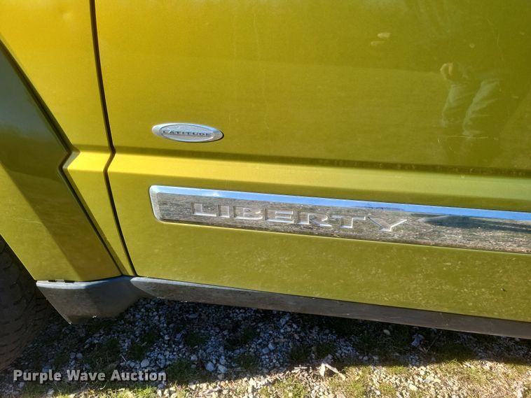 image for item EJ8130 2012 Jeep Liberty SUV