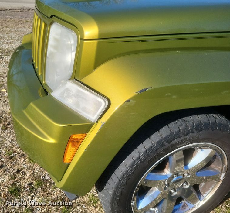 image for item EJ8130 2012 Jeep Liberty SUV