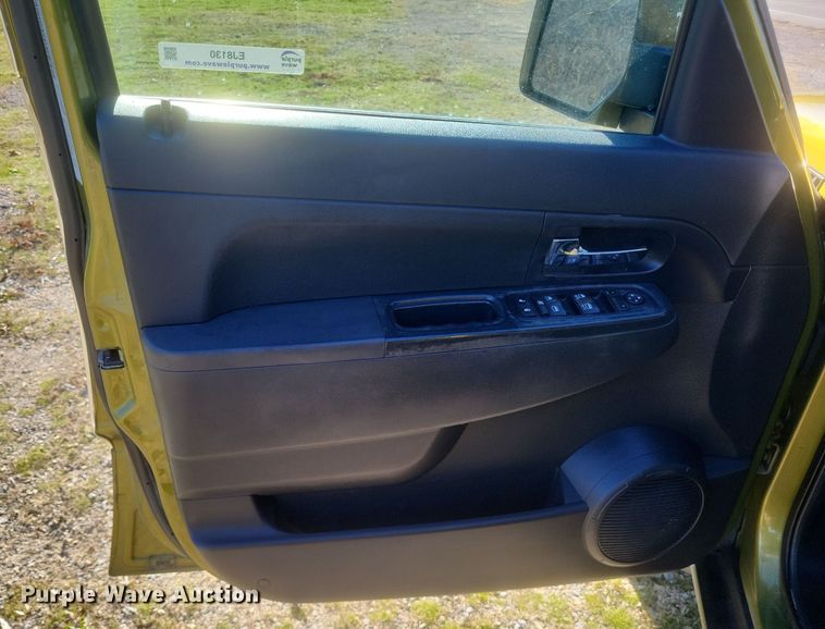 image for item EJ8130 2012 Jeep Liberty SUV