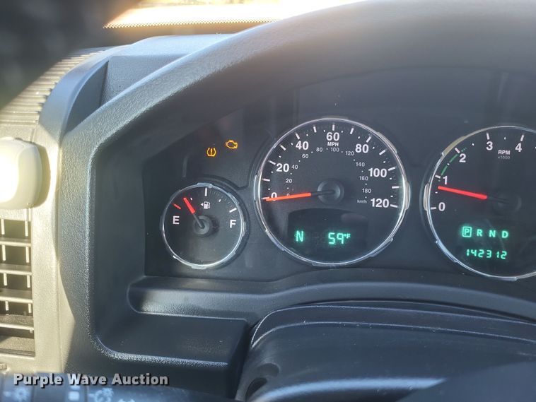 image for item EJ8130 2012 Jeep Liberty SUV