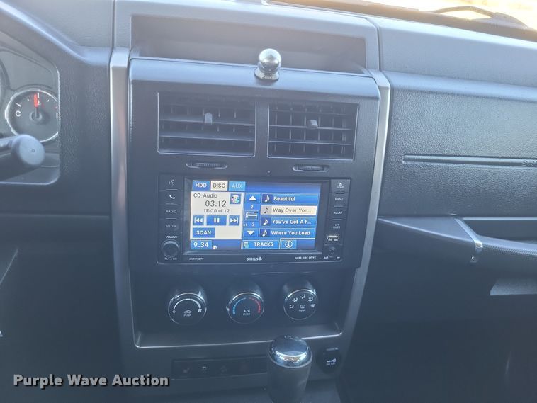 image for item EJ8130 2012 Jeep Liberty SUV