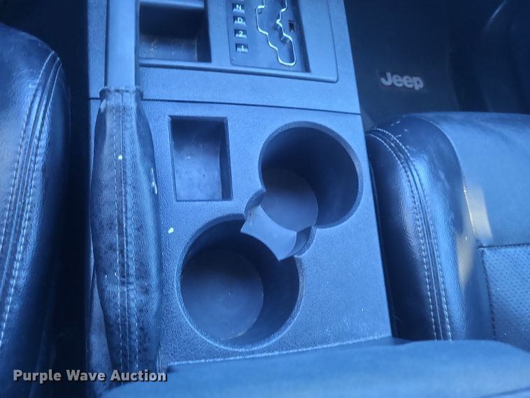 image for item EJ8130 2012 Jeep Liberty SUV