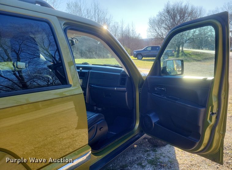 image for item EJ8130 2012 Jeep Liberty SUV