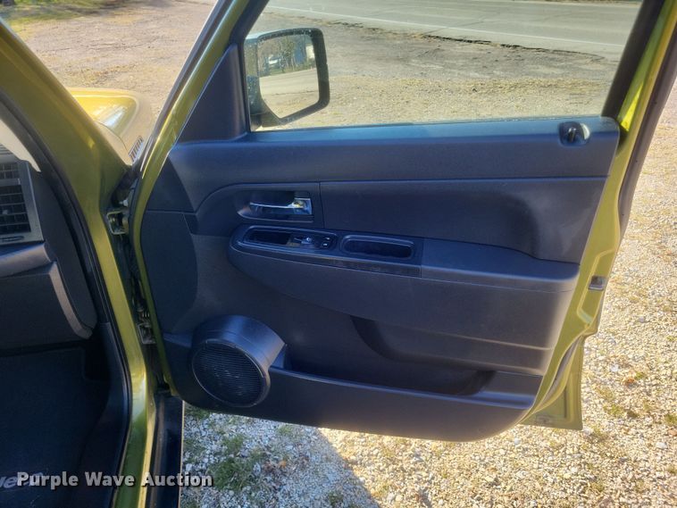 image for item EJ8130 2012 Jeep Liberty SUV