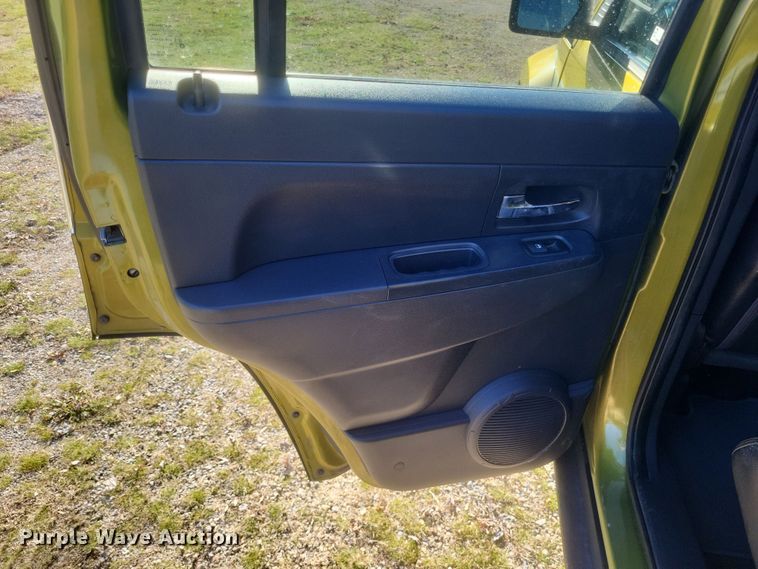 image for item EJ8130 2012 Jeep Liberty SUV