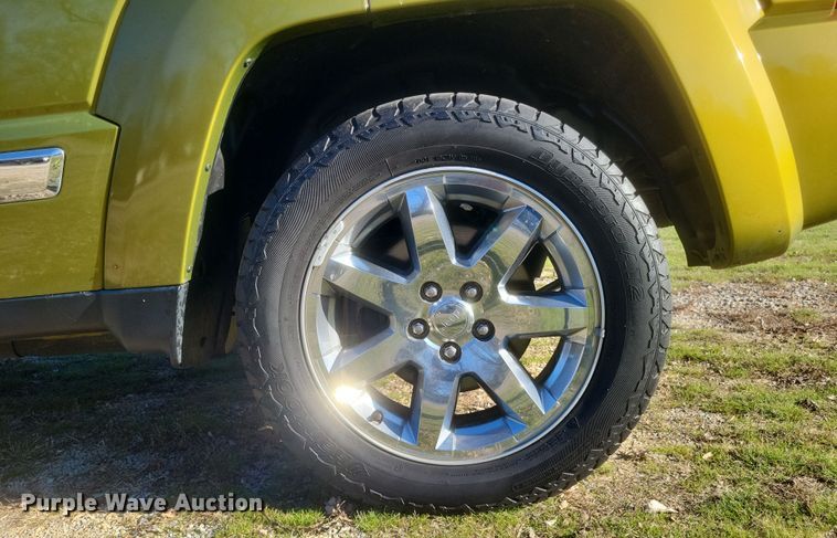 image for item EJ8130 2012 Jeep Liberty SUV