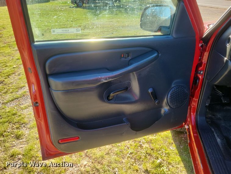 image for item EJ8131 2002 Chevrolet  Silverado 1500 pickup truck