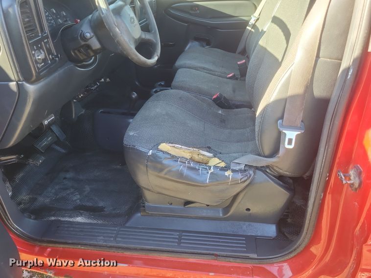 image for item EJ8131 2002 Chevrolet  Silverado 1500 pickup truck