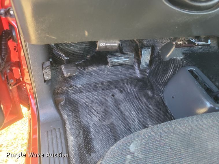 image for item EJ8131 2002 Chevrolet  Silverado 1500 pickup truck