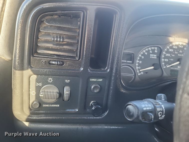 image for item EJ8131 2002 Chevrolet  Silverado 1500 pickup truck