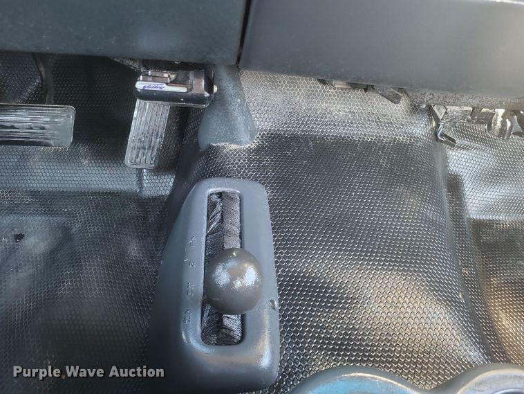 image for item EJ8131 2002 Chevrolet  Silverado 1500 pickup truck