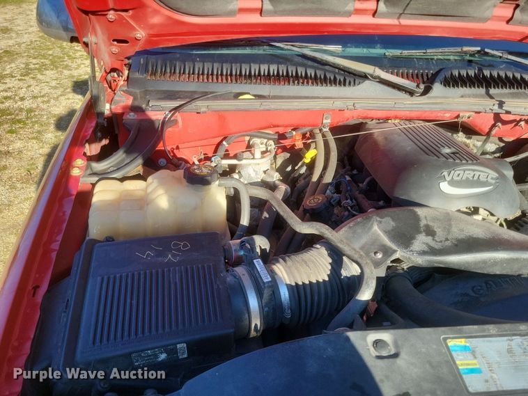 image for item EJ8131 2002 Chevrolet  Silverado 1500 pickup truck