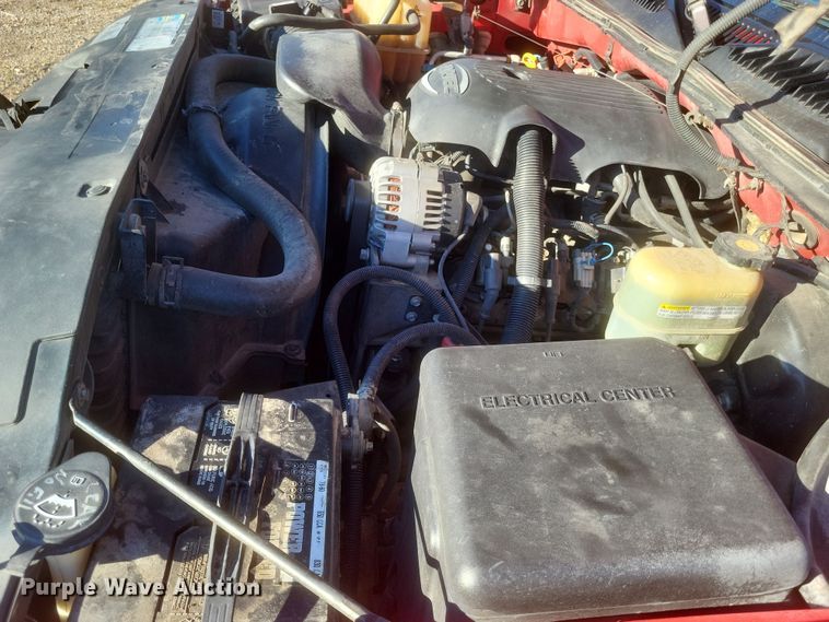 image for item EJ8131 2002 Chevrolet  Silverado 1500 pickup truck