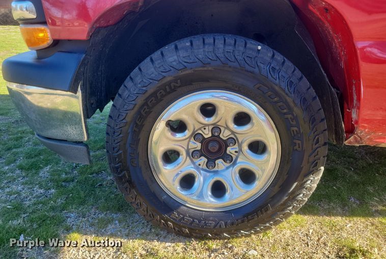 image for item EJ8131 2002 Chevrolet  Silverado 1500 pickup truck