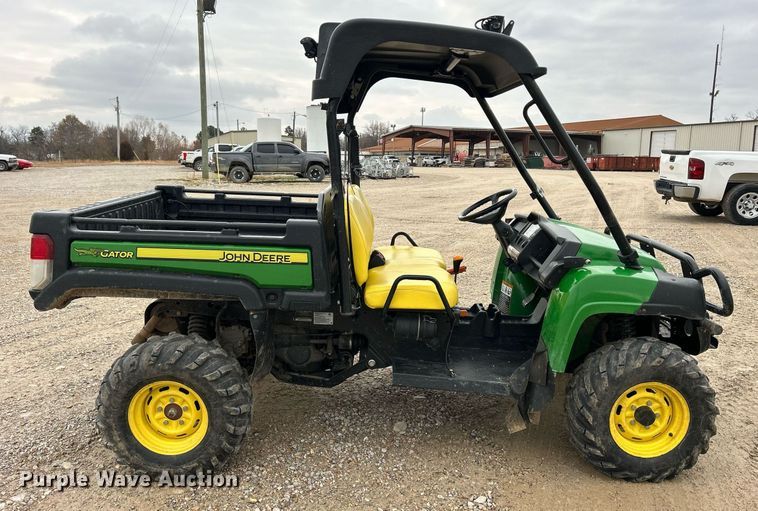 image for item EJ8143 2014 John Deere  Gator 825 utility vehicle