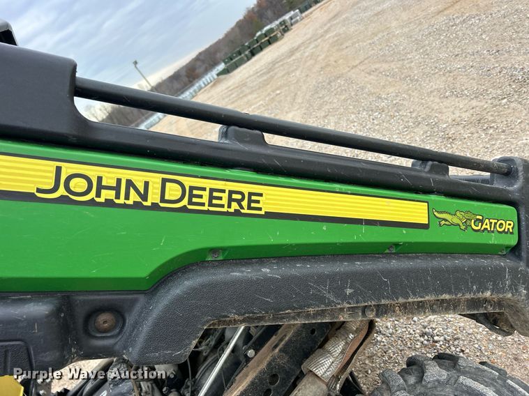 image for item EJ8143 2014 John Deere  Gator 825 utility vehicle