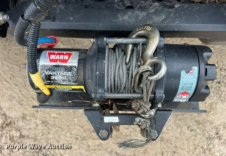 image for item EJ8143 2014 John Deere  Gator 825 utility vehicle