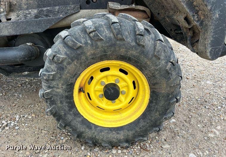 image for item EJ8143 2014 John Deere  Gator 825 utility vehicle