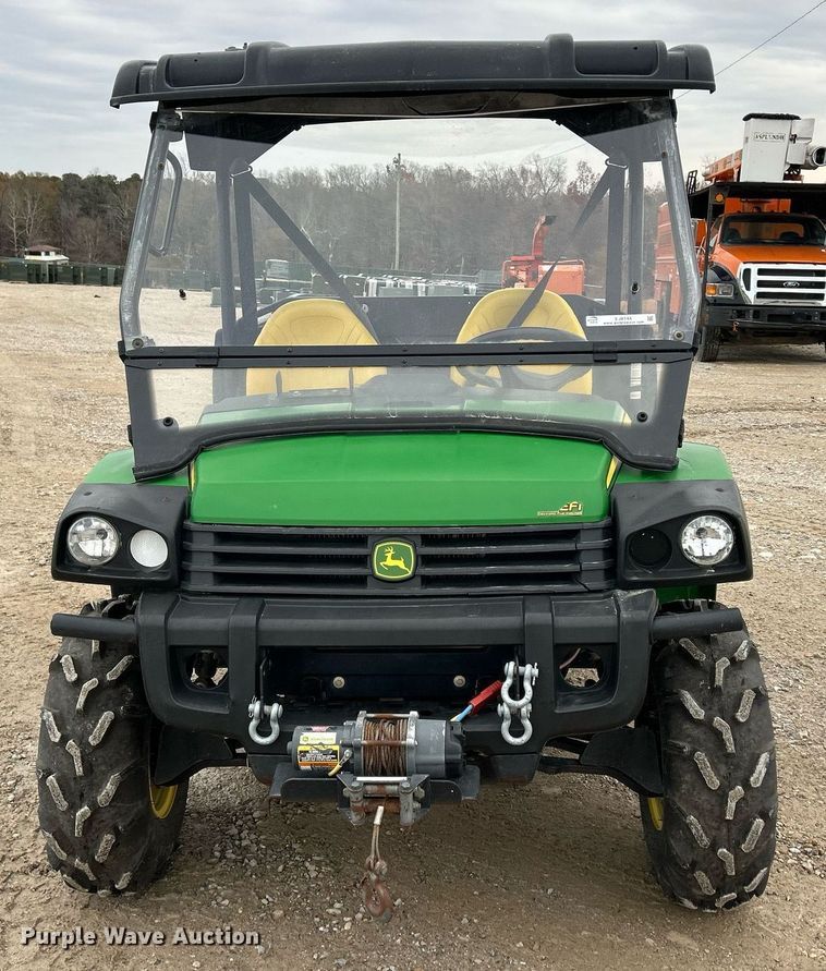 image for item EJ8144 2011 John Deere Gator 625i utility vehicle