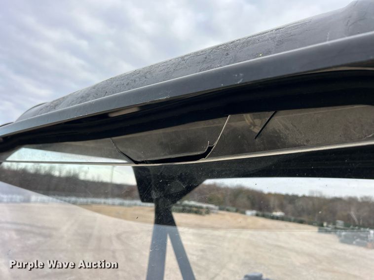 image for item EJ8144 2011 John Deere Gator 625i utility vehicle