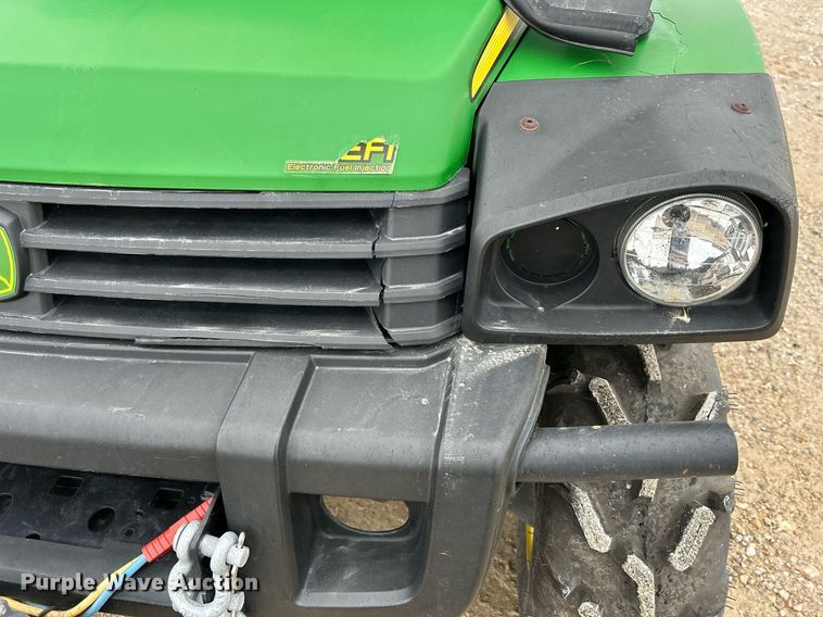 image for item EJ8144 2011 John Deere Gator 625i utility vehicle