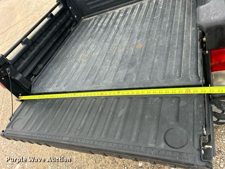 image for item EJ8144 2011 John Deere Gator 625i utility vehicle