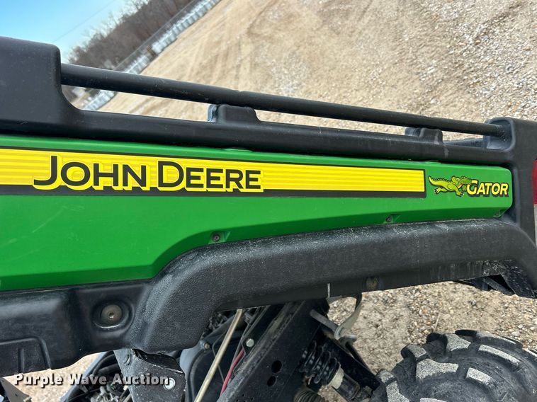 image for item EJ8144 2011 John Deere Gator 625i utility vehicle