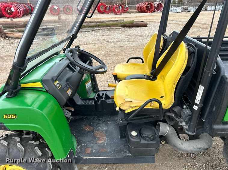 image for item EJ8144 2011 John Deere Gator 625i utility vehicle