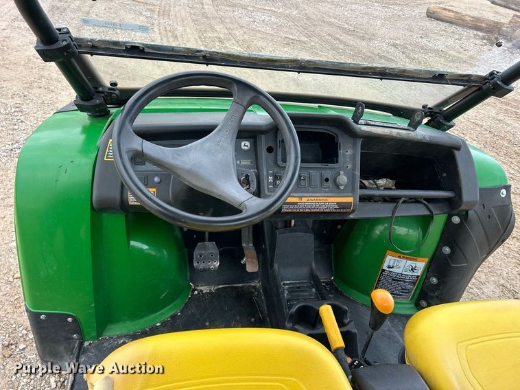 image for item EJ8144 2011 John Deere Gator 625i utility vehicle