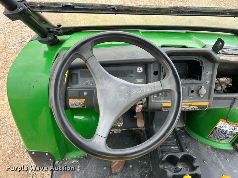 image for item EJ8144 2011 John Deere Gator 625i utility vehicle