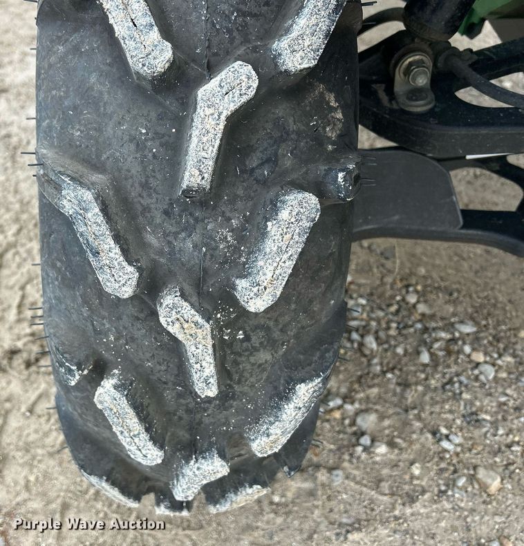 image for item EJ8144 2011 John Deere Gator 625i utility vehicle