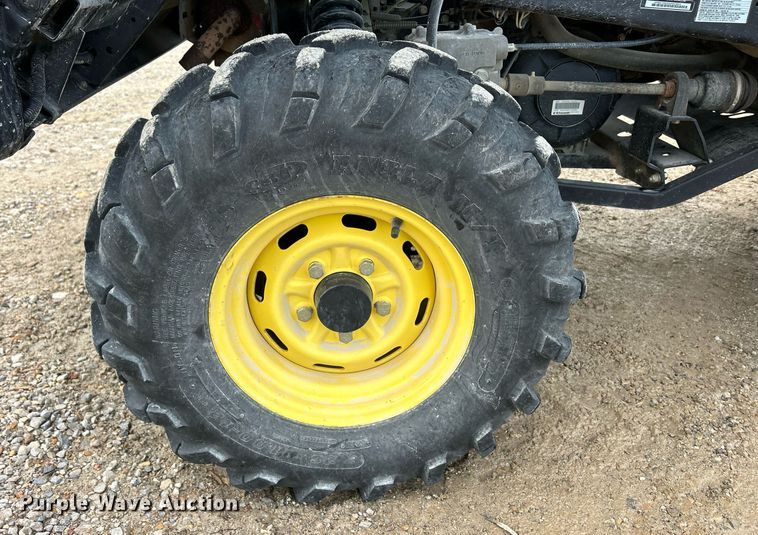 image for item EJ8144 2011 John Deere Gator 625i utility vehicle