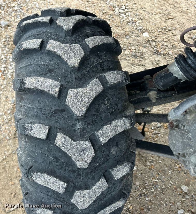 image for item EJ8144 2011 John Deere Gator 625i utility vehicle