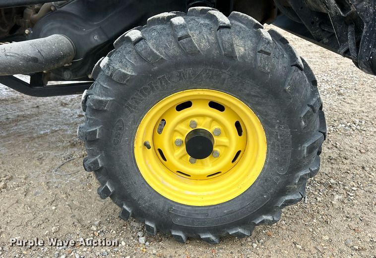 image for item EJ8144 2011 John Deere Gator 625i utility vehicle