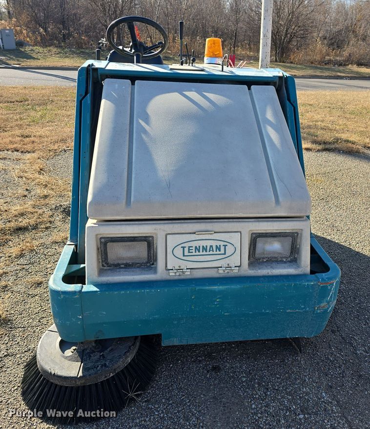 image for item EK2481 Tennant 6400 sweeper