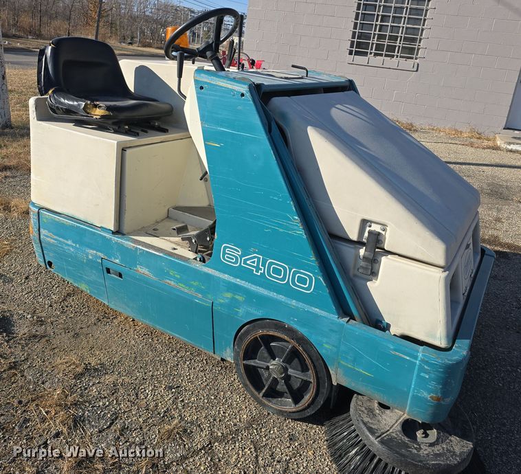image for item EK2481 Tennant 6400 sweeper