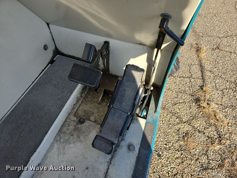 image for item EK2481 Tennant 6400 sweeper