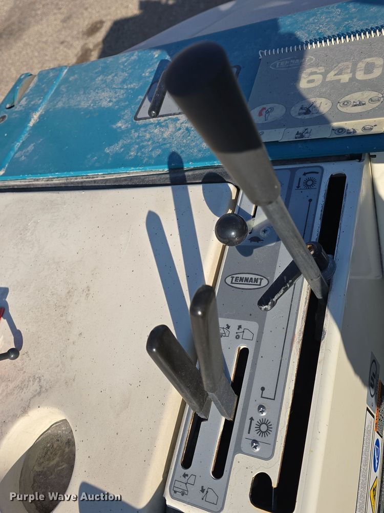 image for item EK2481 Tennant 6400 sweeper