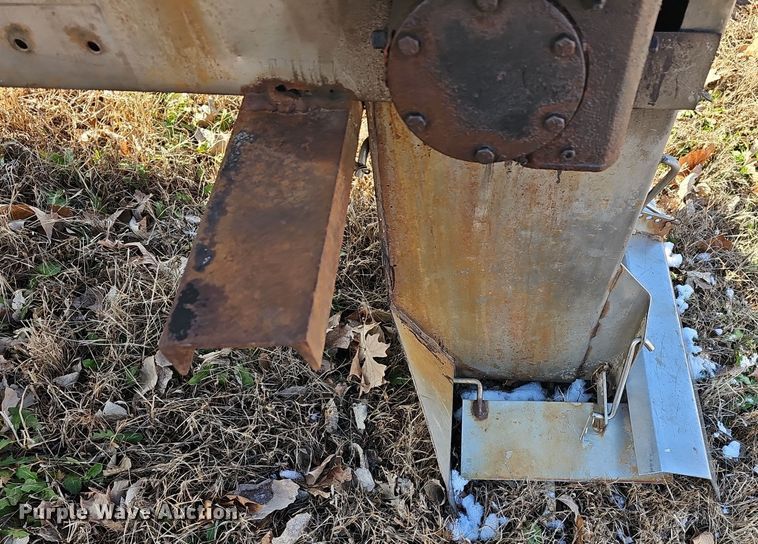 image for item EK2485 (2) Swenson spreaders