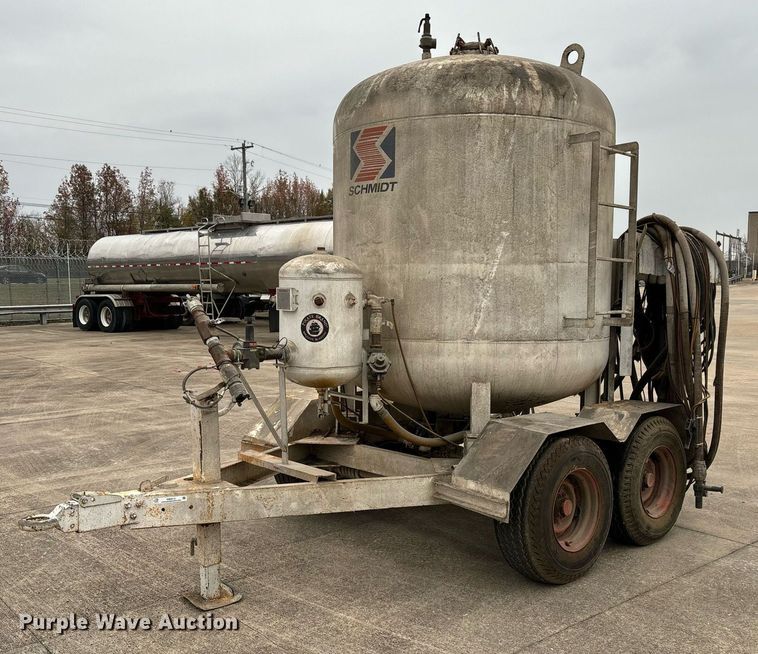 image for item EM0010 1984 Schmidt 160 sand blasting trailer