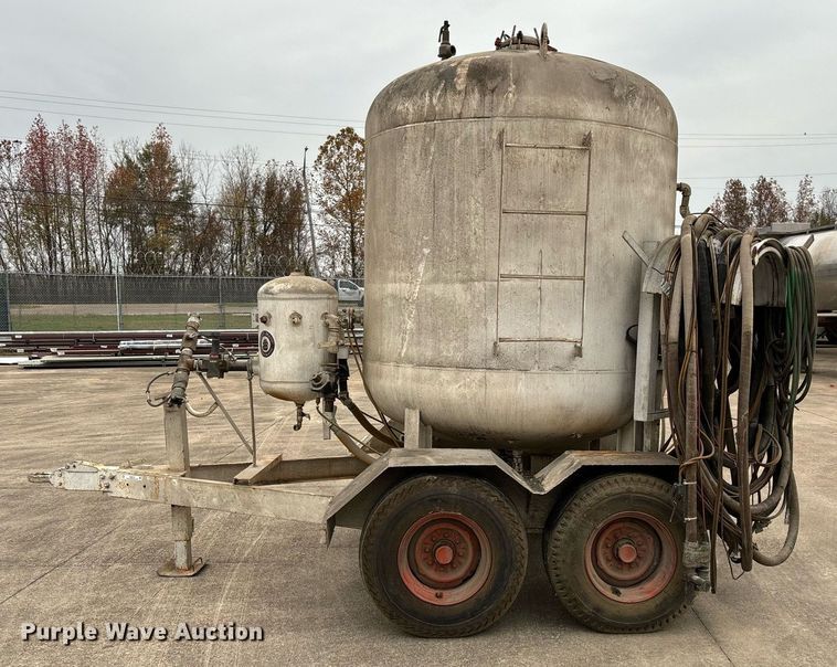 image for item EM0010 1984 Schmidt 160 sand blasting trailer