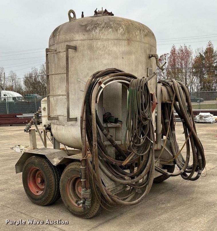 image for item EM0010 1984 Schmidt 160 sand blasting trailer