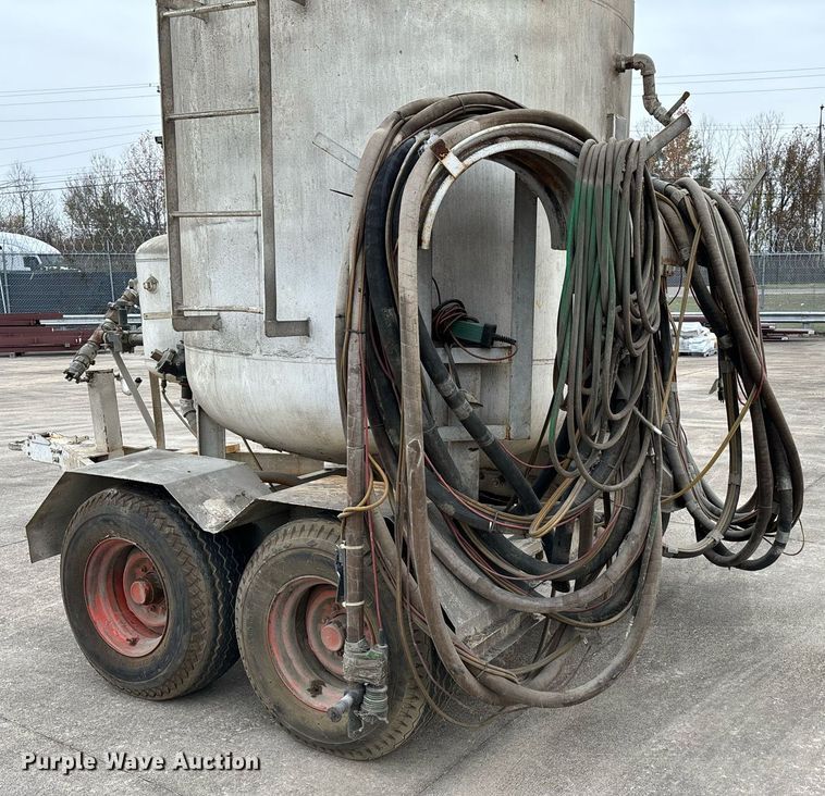 image for item EM0010 1984 Schmidt 160 sand blasting trailer