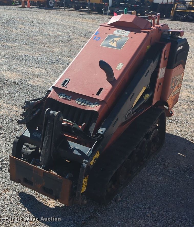 image for item EQ2496 2015 Ditch Witch SK850 compact utility loader