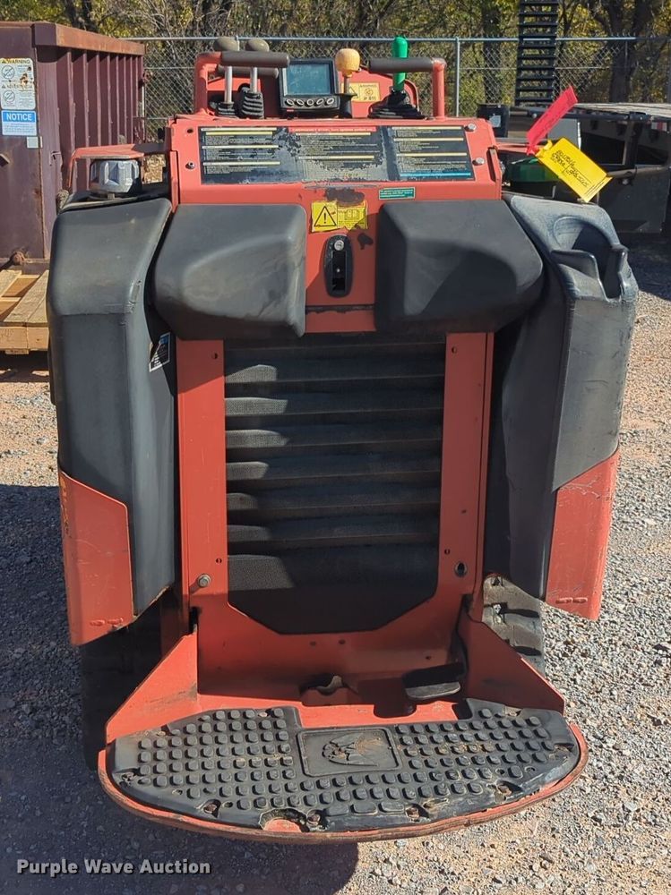 image for item EQ2496 2015 Ditch Witch SK850 compact utility loader