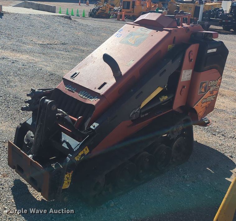 image for item EQ2496 2015 Ditch Witch SK850 compact utility loader