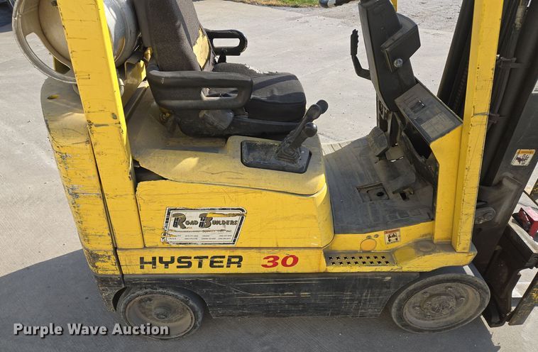 image for item EQ3664 Hyster  S30XM forklift