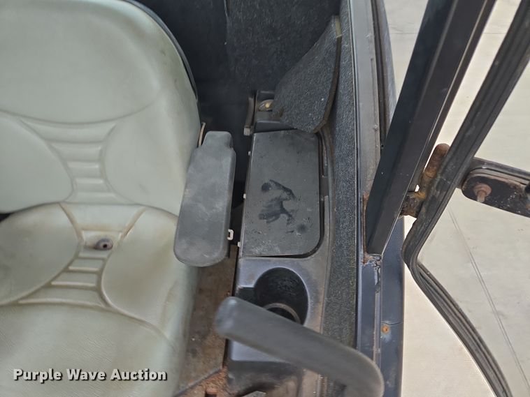 image for item EQ3677 2008 Toro  Grounds master 7210 lawn mower